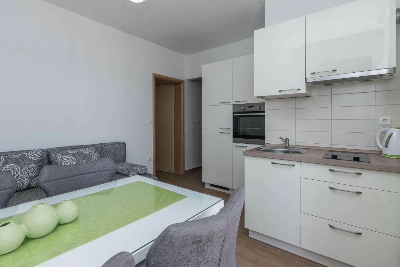 Apartmani Jadranka Starigrad Paklenica Exterior foto